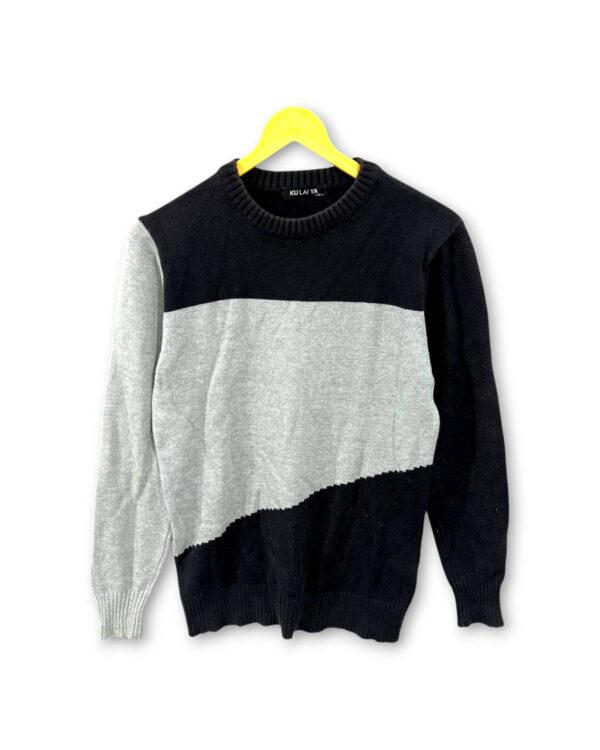 Plain grey full sleeve t-shirt for men and women, minimalist design, ₹199