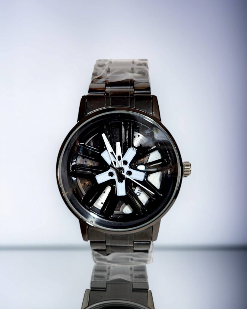 Bold Black Rotating Dial Watch for Sports Enthusiasts